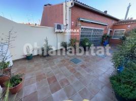 Casa (unifamiliar adossada), 345 m², Zona