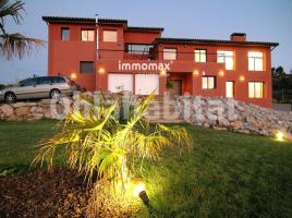 Casa (unifamiliar adosada), 379 m², seminuevo, Zona