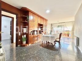 Casa (unifamiliar adosada), 309 m²