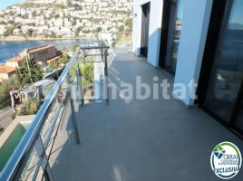 Houses (villa / tower), 472 m², Avenida de José Díaz Pacheco, 61