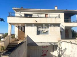 Casa (chalet / torre), 370 m², Calle de les Oliveres