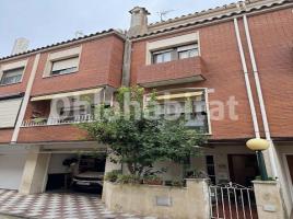 Houses (terraced house), 172 m², near bus and train