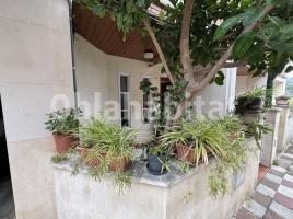 Houses (terraced house), 172 m², near bus and train