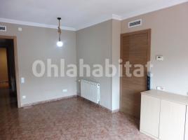 Piso, 73 m², cerca de bus y tren, Calle de Barcelona
