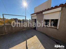 Piso, 136 m², cerca de bus y tren