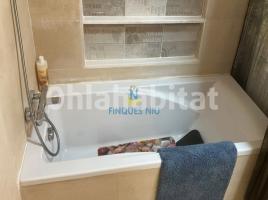 Houses (villa / tower), 326 m², Calle Empordà