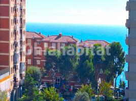 Piso, 96 m², cerca de bus y tren, Avenida del Turó